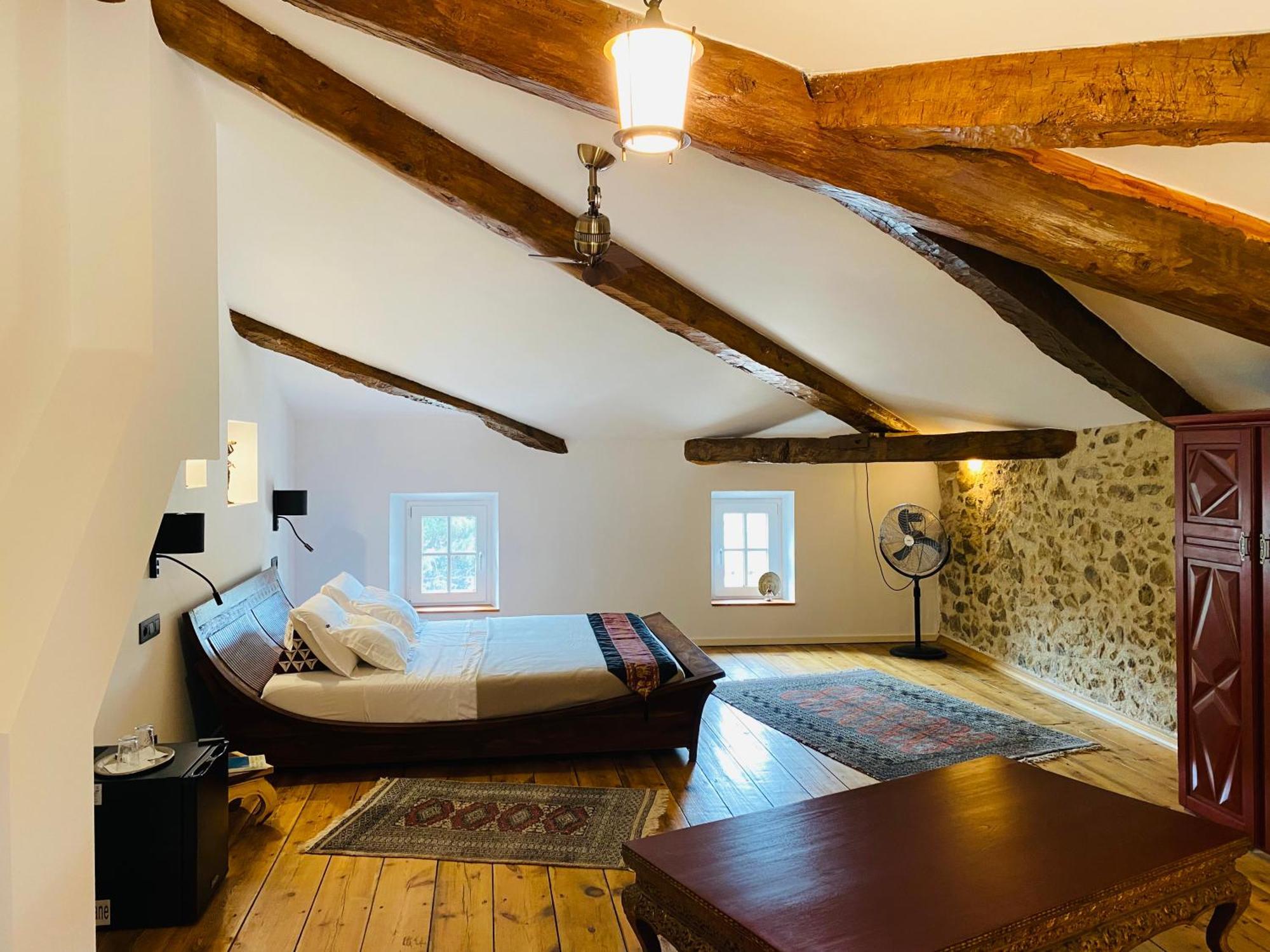 Aux Berges Du Libre Bed & Breakfast Felines-Termenes Oda fotoğraf